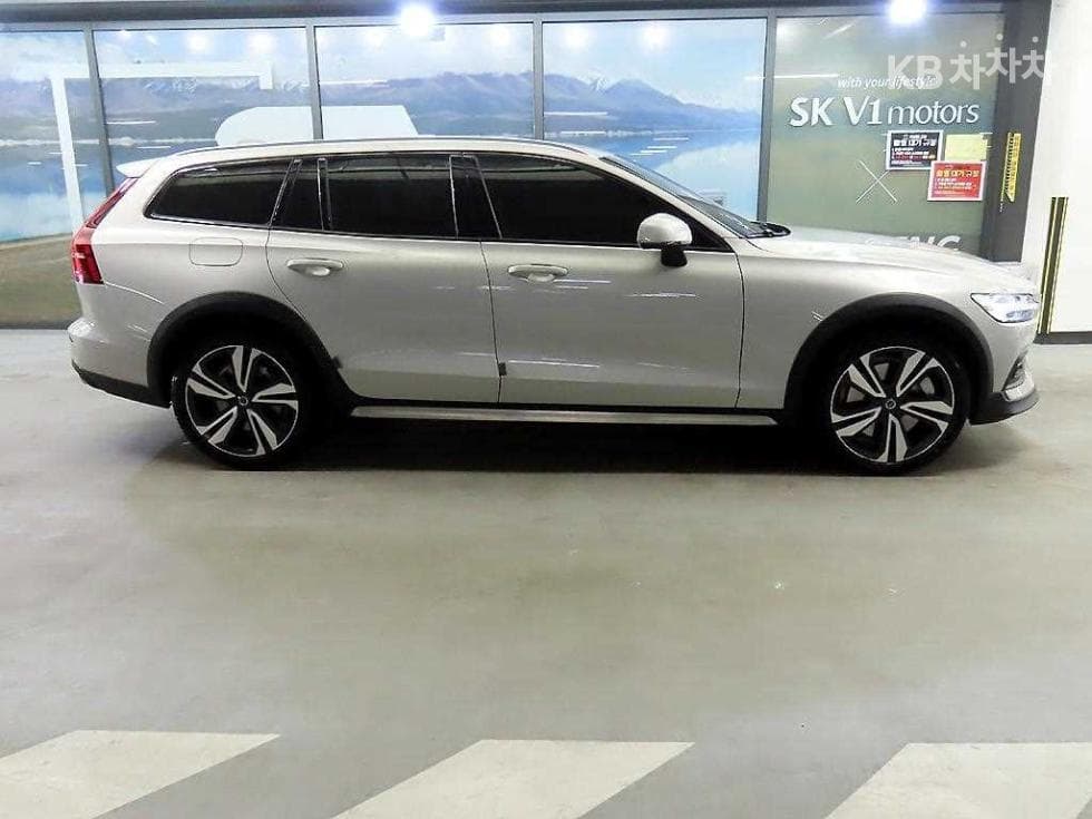 Volvo V60 CC(Second generation)B5 AWD Pro - 3