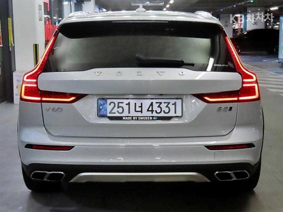 Volvo V60 CC(Second generation)B5 AWD Pro - 5