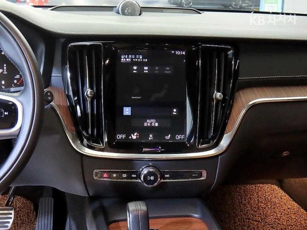 Volvo V60 CC(Second generation)B5 AWD Pro - 11