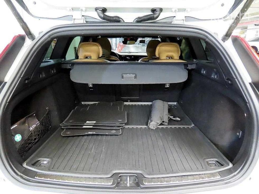 Volvo V60 CC(Second generation)B5 AWD Pro - 17
