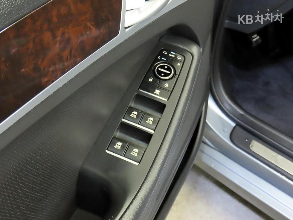 Hyundai GenesisDHG330 Modern - 18