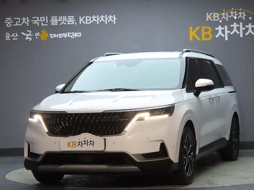 Kia Carnival 4th generation D2.2 9-seater Prestige - Image 1