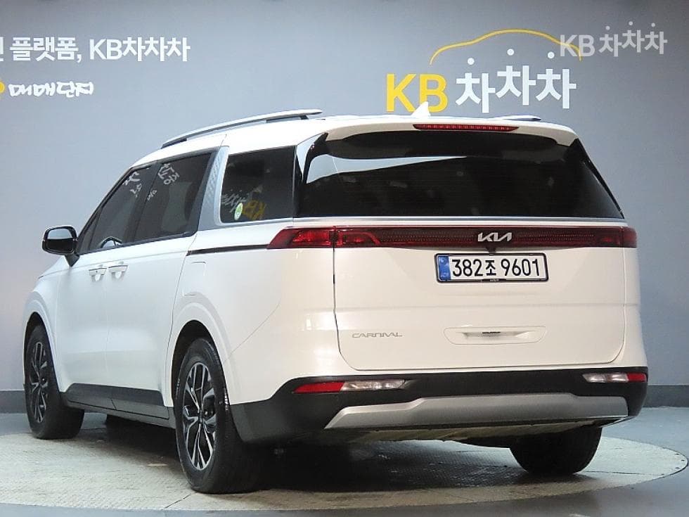 Kia Carnival 4th generationD2.2 9-seater Prestige - 4