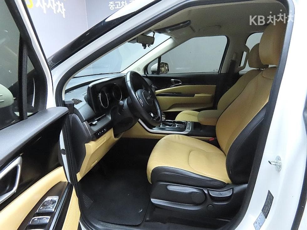 Kia Carnival 4th generationD2.2 9-seater Prestige - 10