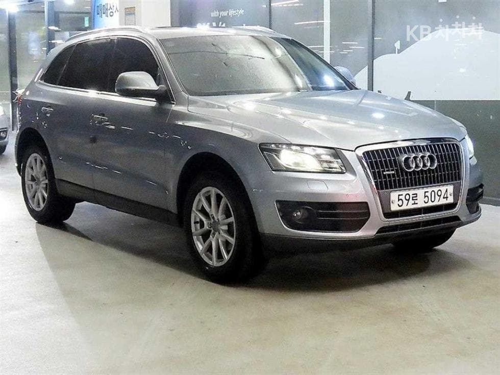 Audi Q5 2.0 Turbo Diesel Injection 콰트로 8R - Image 1