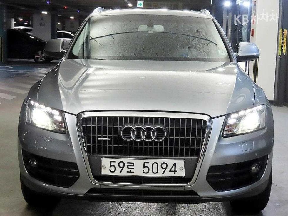Audi Q52.0 Turbo Diesel Injection 콰트로 8R - 2