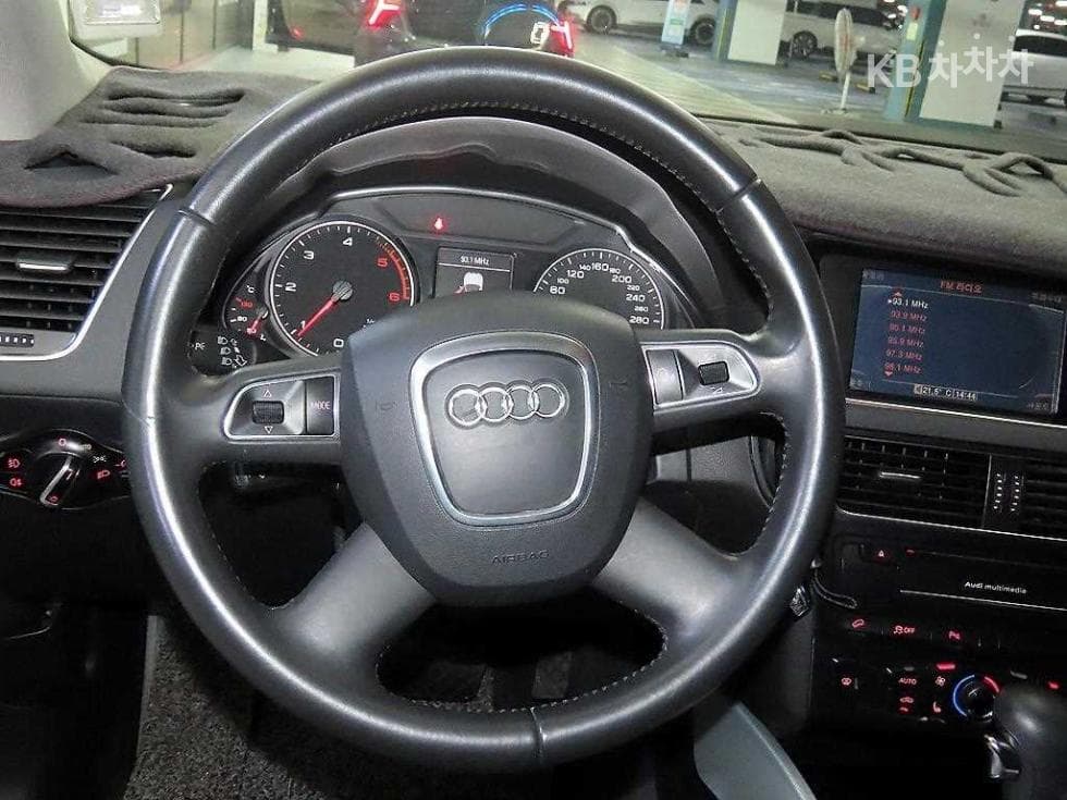 Audi Q52.0 Turbo Diesel Injection 콰트로 8R - 8