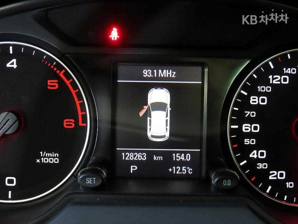 Audi Q52.0 Turbo Diesel Injection 콰트로 8R - 9