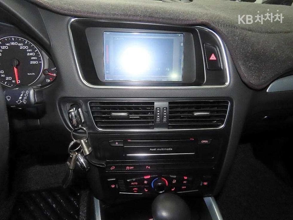Audi Q52.0 Turbo Diesel Injection 콰트로 8R - 11