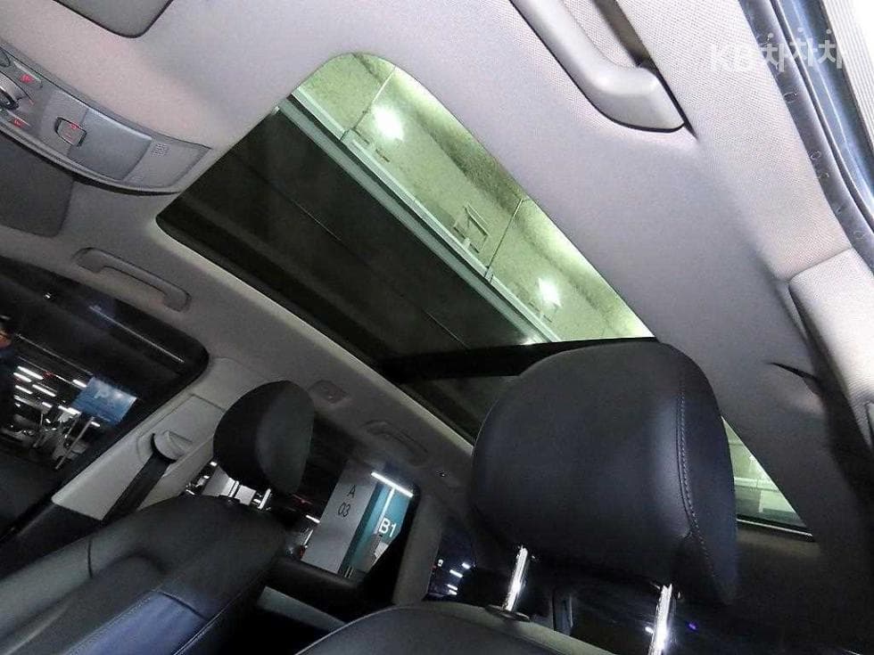 Audi Q52.0 Turbo Diesel Injection 콰트로 8R - 16