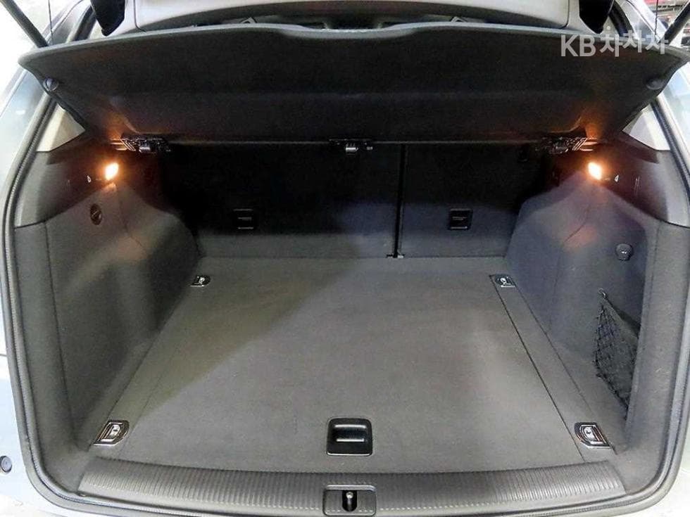 Audi Q52.0 Turbo Diesel Injection 콰트로 8R - 17