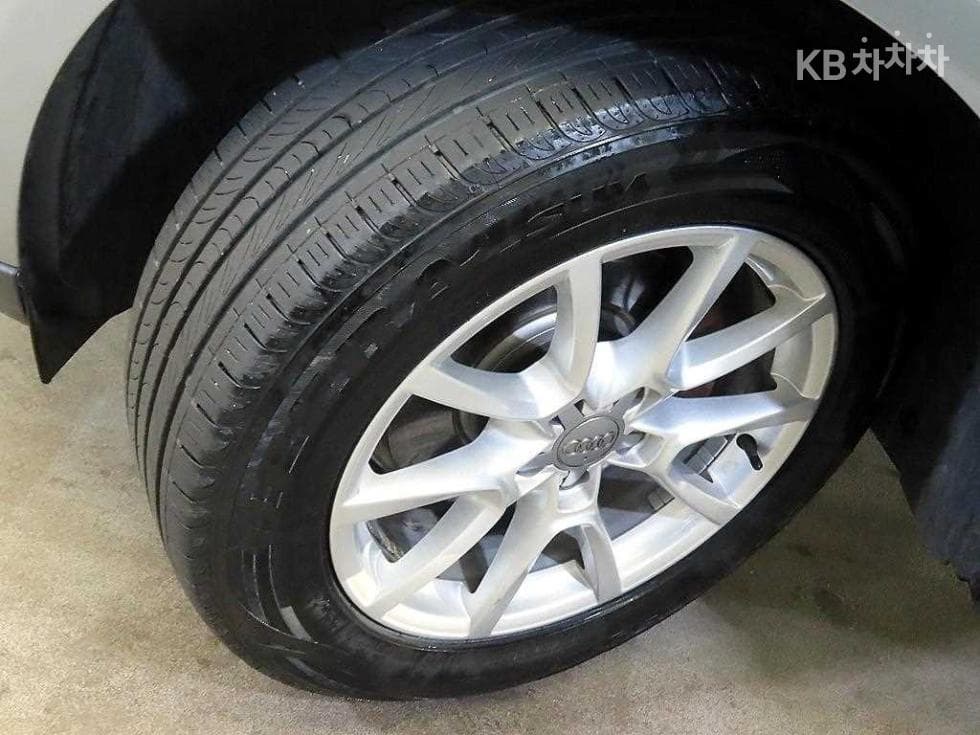 Audi Q52.0 Turbo Diesel Injection 콰트로 8R - 20