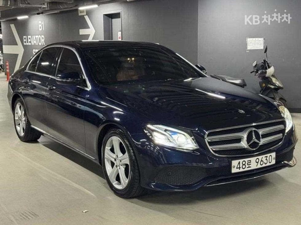 Mercedes-Benz E-Class (W213)E220d Avantgarde - 3