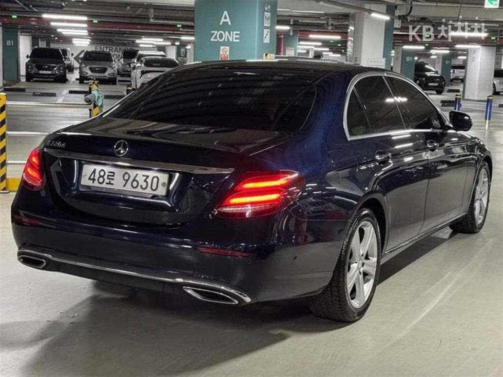 Mercedes-Benz E-Class (W213)E220d Avantgarde - 5