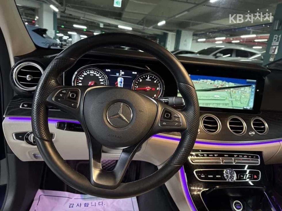 Mercedes-Benz E-Class (W213)E220d Avantgarde - 10
