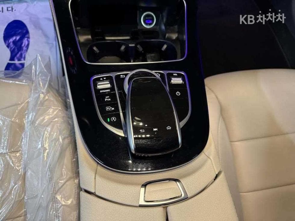 Mercedes-Benz E-Class (W213)E220d Avantgarde - 12