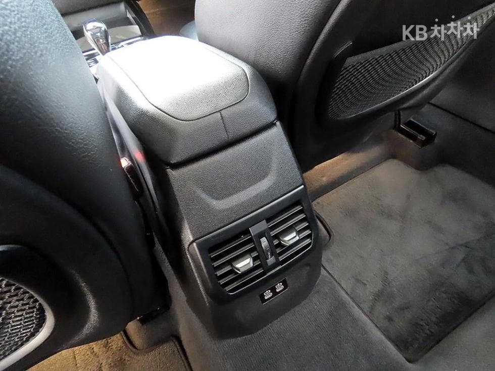 BMW 2시리즈 그란Coupe(F44)220i Advantage - 17