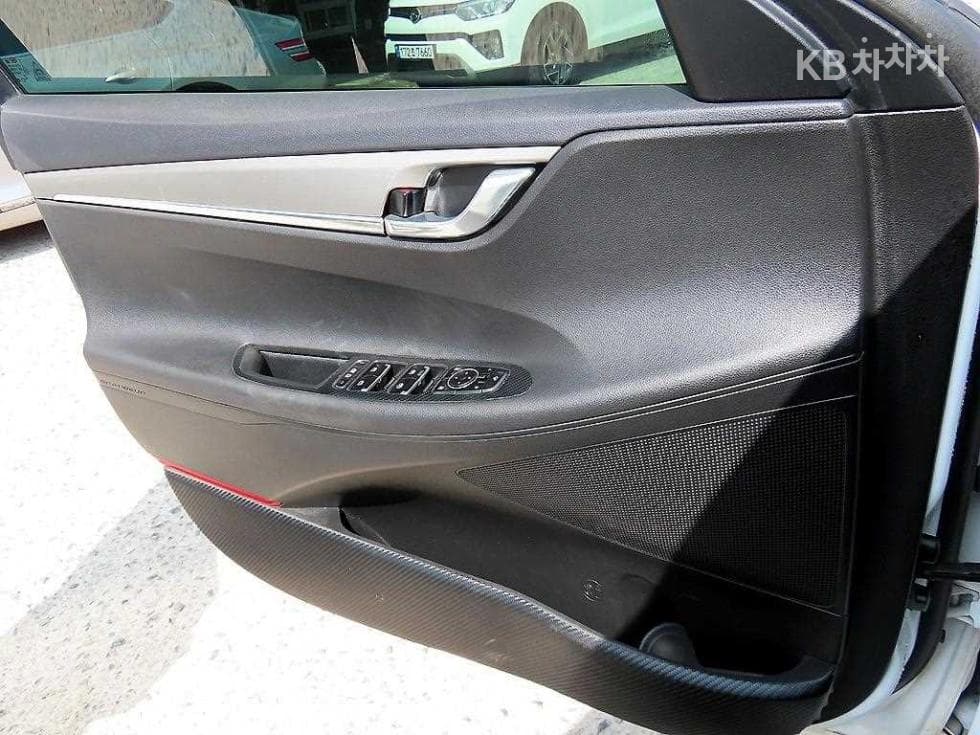 Hyundai The New (facelift) Grandeur (Azera)LPi 3.0 택시 High-end Type - 11