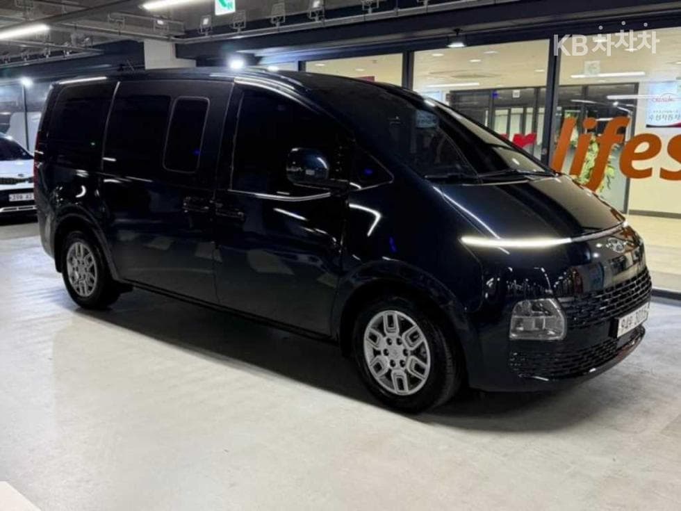 Hyundai Staria Cargo2.2 Cargo 5 Modern - 2