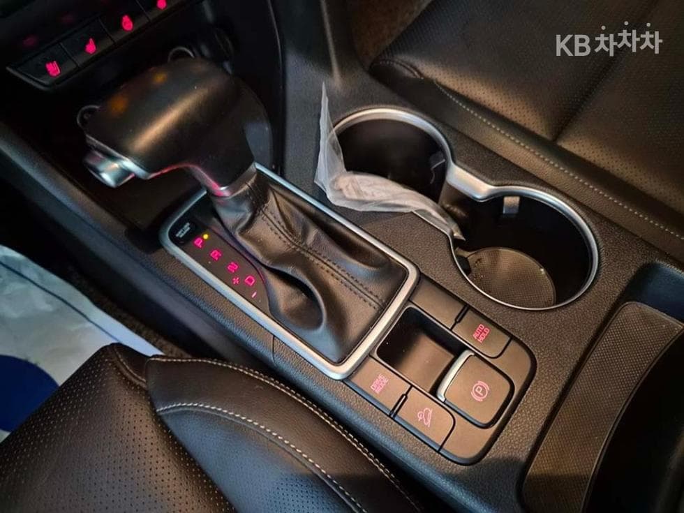 Kia Sportage 더 볼드2.0 Gasoline 2WD Prestige - 11