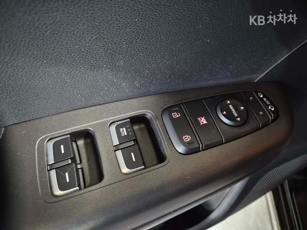 Kia Sportage 더 볼드2.0 Gasoline 2WD Prestige - 12