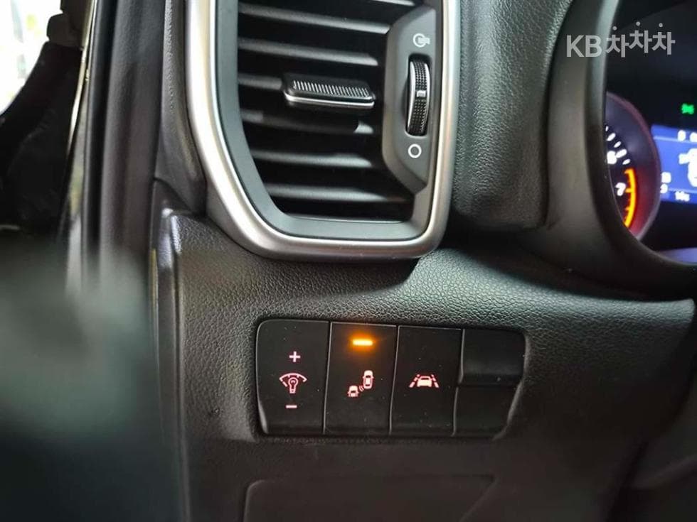 Kia Sportage 더 볼드2.0 Gasoline 2WD Prestige - 13