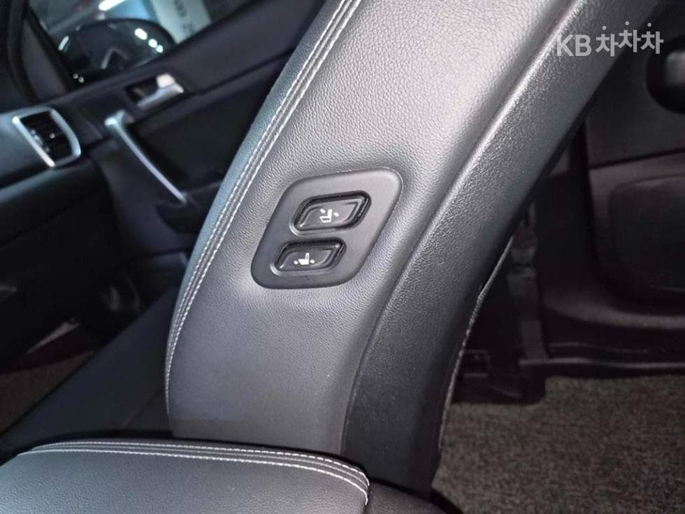 Kia Sportage 더 볼드2.0 Gasoline 2WD Prestige - 16