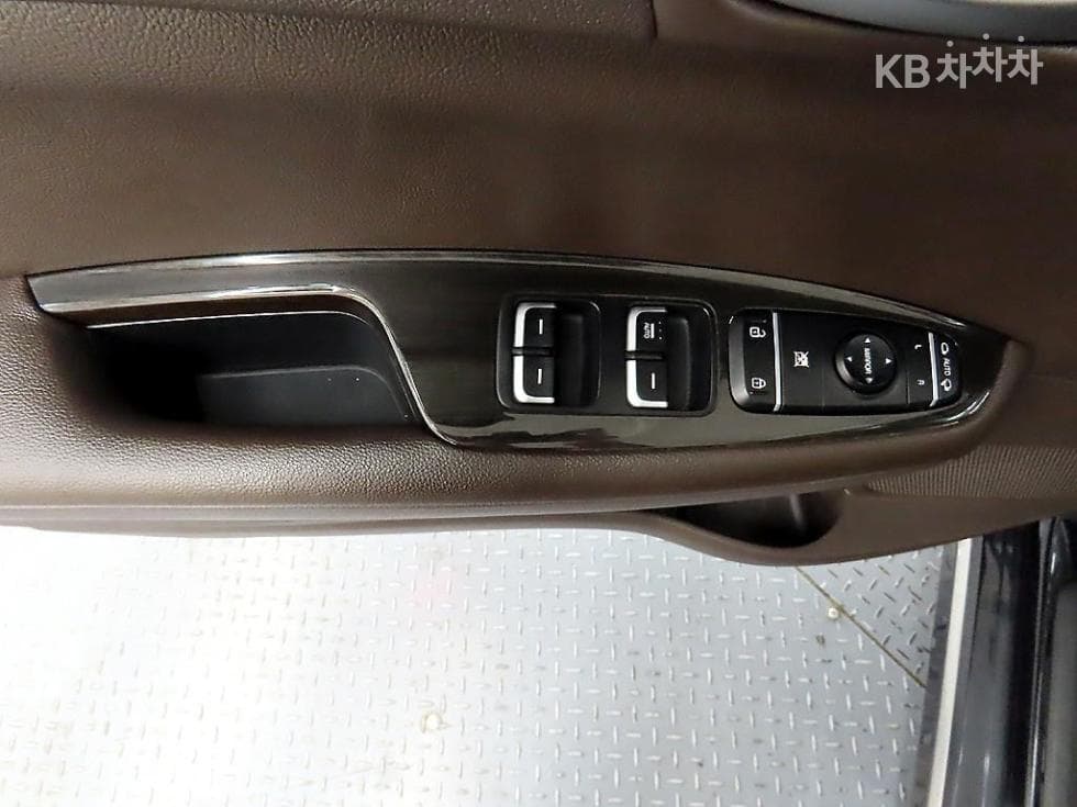 Kia The New (facelift) K5 Second generation2.0 Gasoline Noblesse - 11