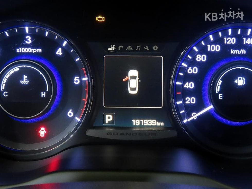 Hyundai Grandeur (Azera)HGHG220 Diesel Premium 컬렉션 - 9