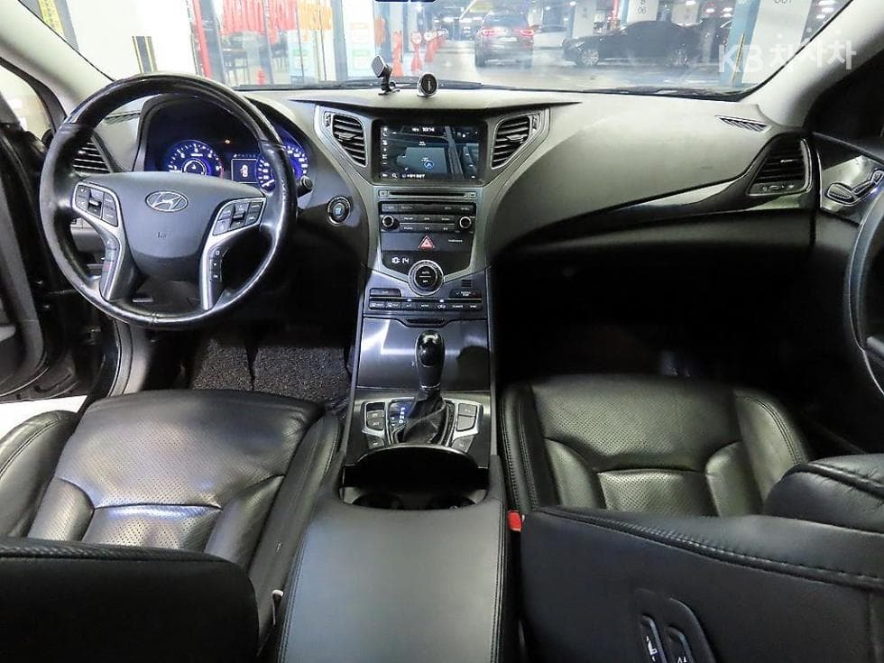Hyundai Grandeur (Azera)HGHG220 Diesel Premium 컬렉션 - 10