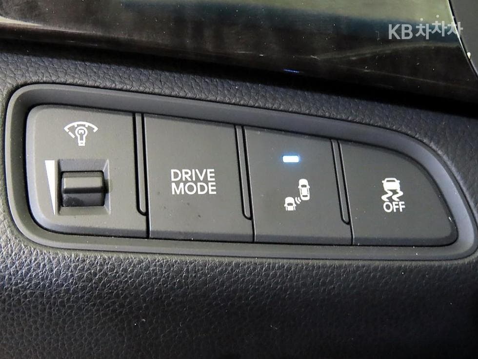 Hyundai Grandeur (Azera)HGHG220 Diesel Premium 컬렉션 - 14