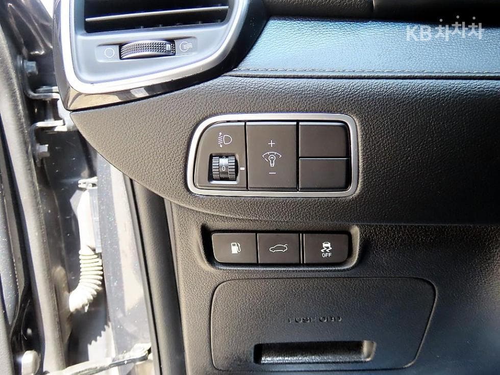 Hyundai Grandeur (Azera)IG3.0 LPi Modern - 12
