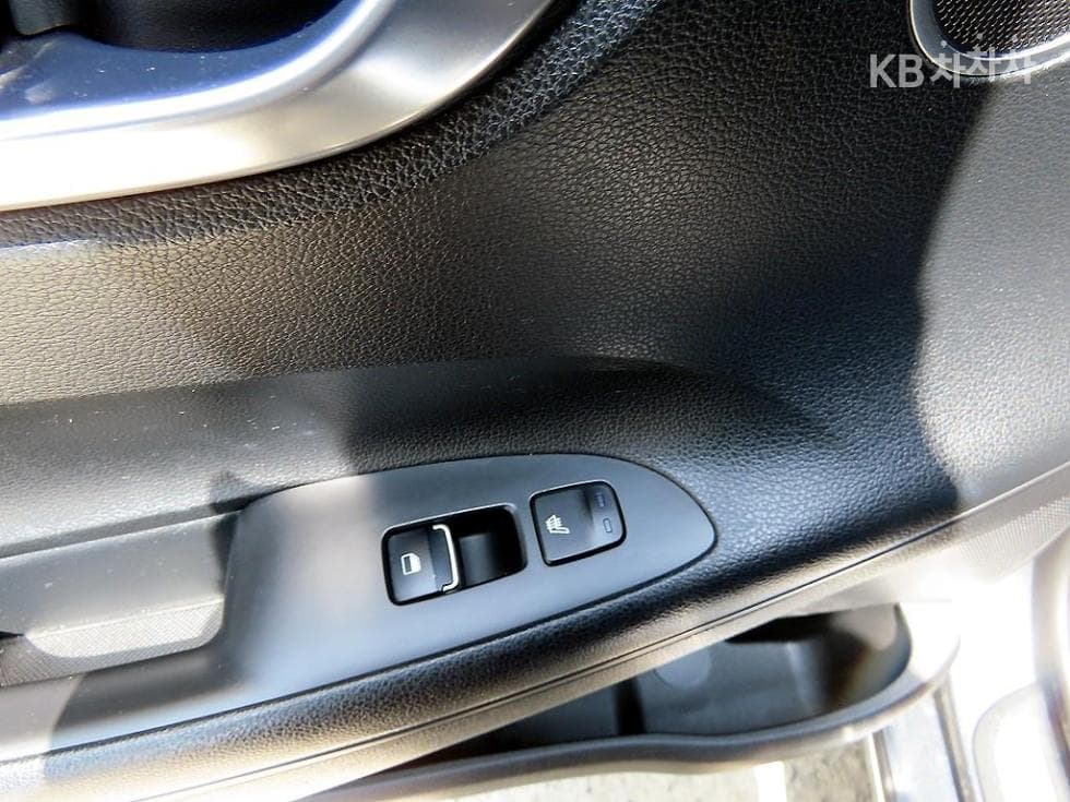 Hyundai Grandeur (Azera)IG3.0 LPi Modern - 16