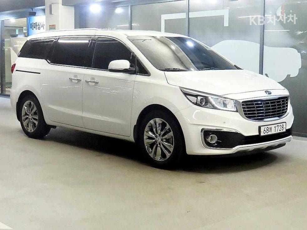 Kia All New Carnival 9-seater 2.2 Diesel Prestige - Image 1