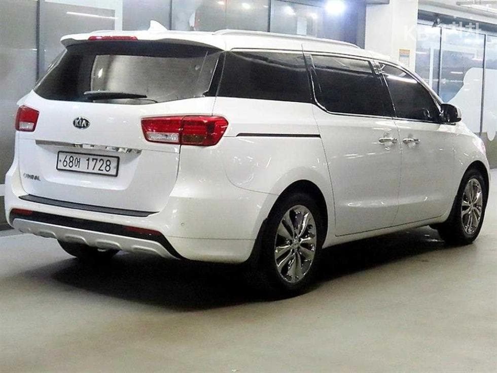 Kia All New Carnival9-seater 2.2 Diesel Prestige - 4