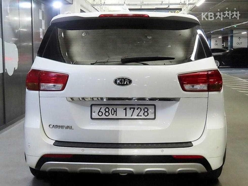 Kia All New Carnival9-seater 2.2 Diesel Prestige - 5