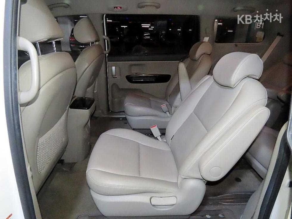 Kia All New Carnival9-seater 2.2 Diesel Prestige - 7