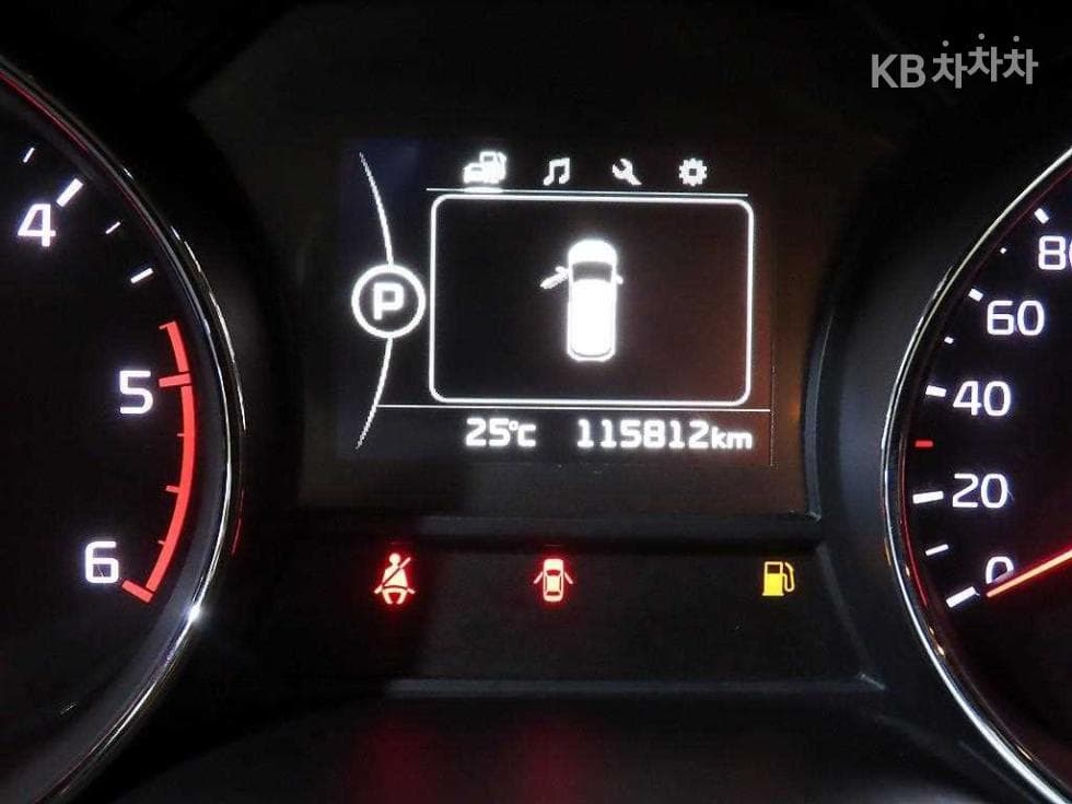 Kia All New Carnival9-seater 2.2 Diesel Prestige - 9