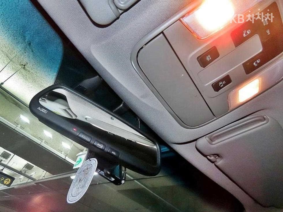 Kia All New Carnival9-seater 2.2 Diesel Prestige - 15