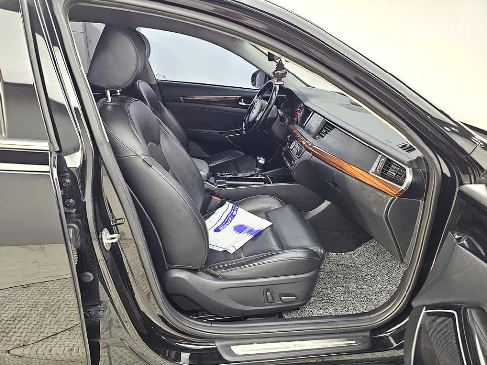 Kia All New K73.0 LPI Rental car Luxury - 8
