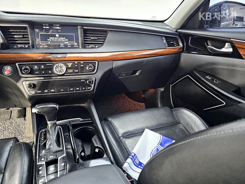 Kia All New K73.0 LPI Rental car Luxury - 11
