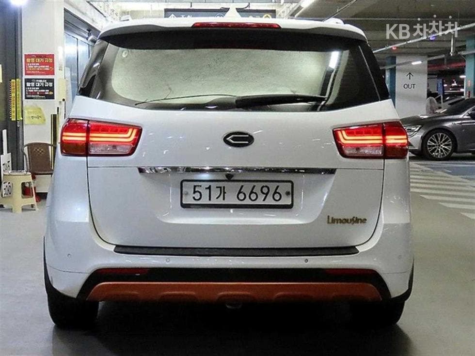 Kia All New Carnival9-seater 2.2 Diesel Prestige - 5