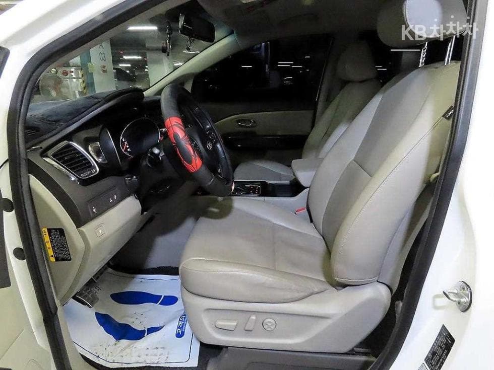 Kia All New Carnival9-seater 2.2 Diesel Prestige - 6