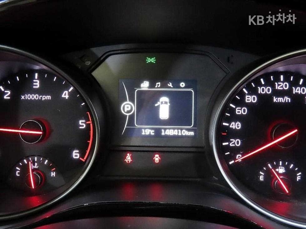 Kia All New Carnival9-seater 2.2 Diesel Prestige - 9