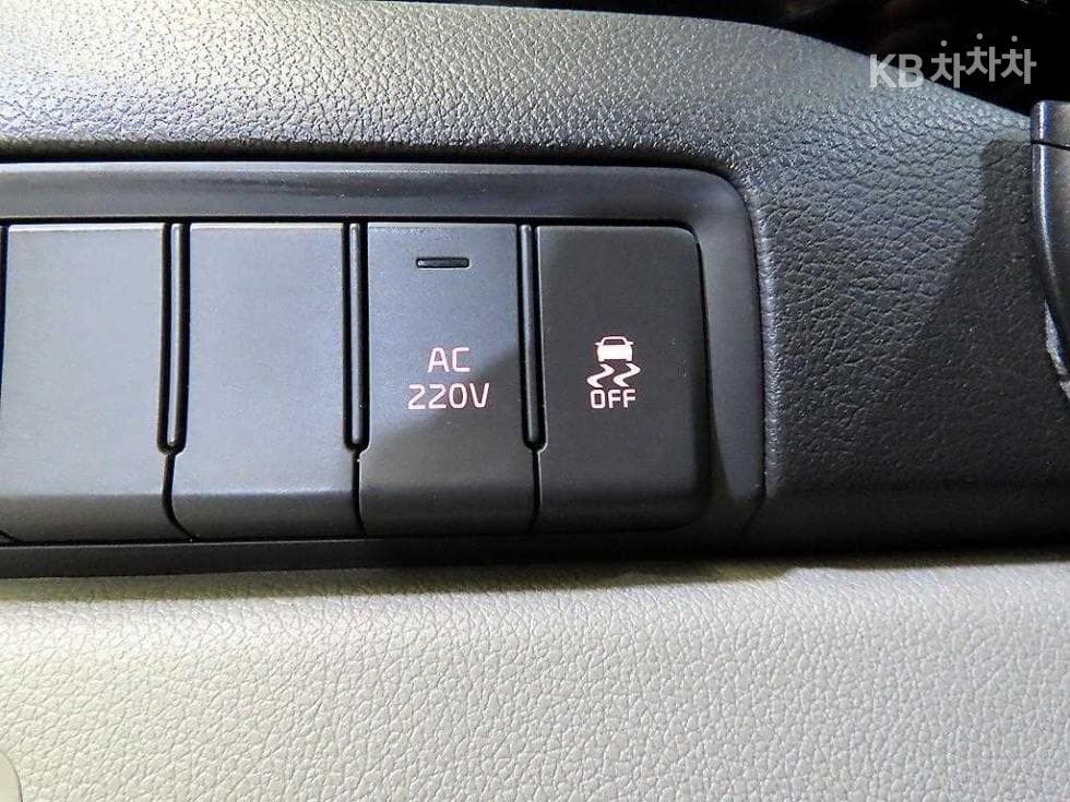 Kia All New Carnival9-seater 2.2 Diesel Prestige - 14