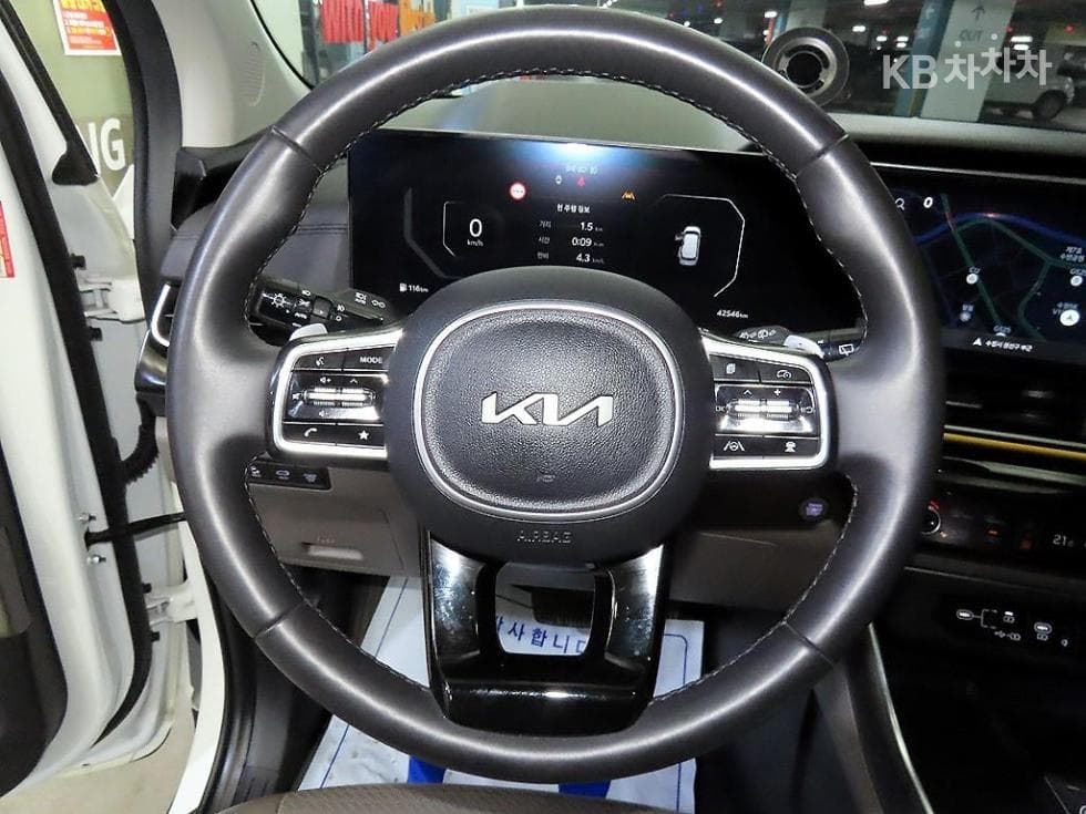 Kia The New (facelift) Carnival 4th generationD2.2 9-seater Signature - 8