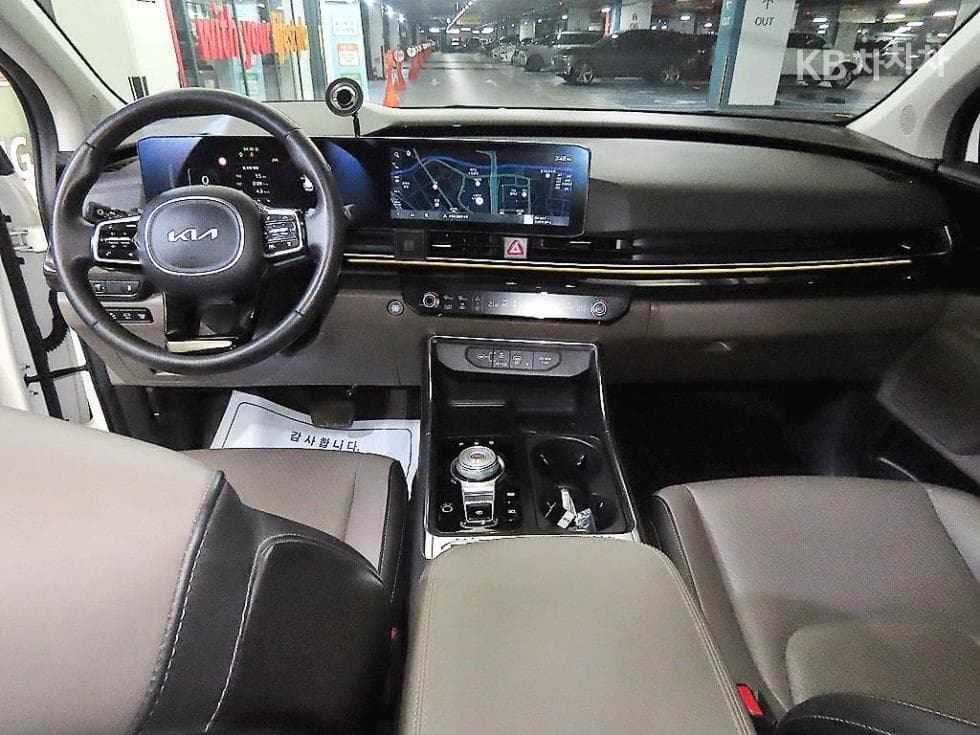 Kia The New (facelift) Carnival 4th generationD2.2 9-seater Signature - 10