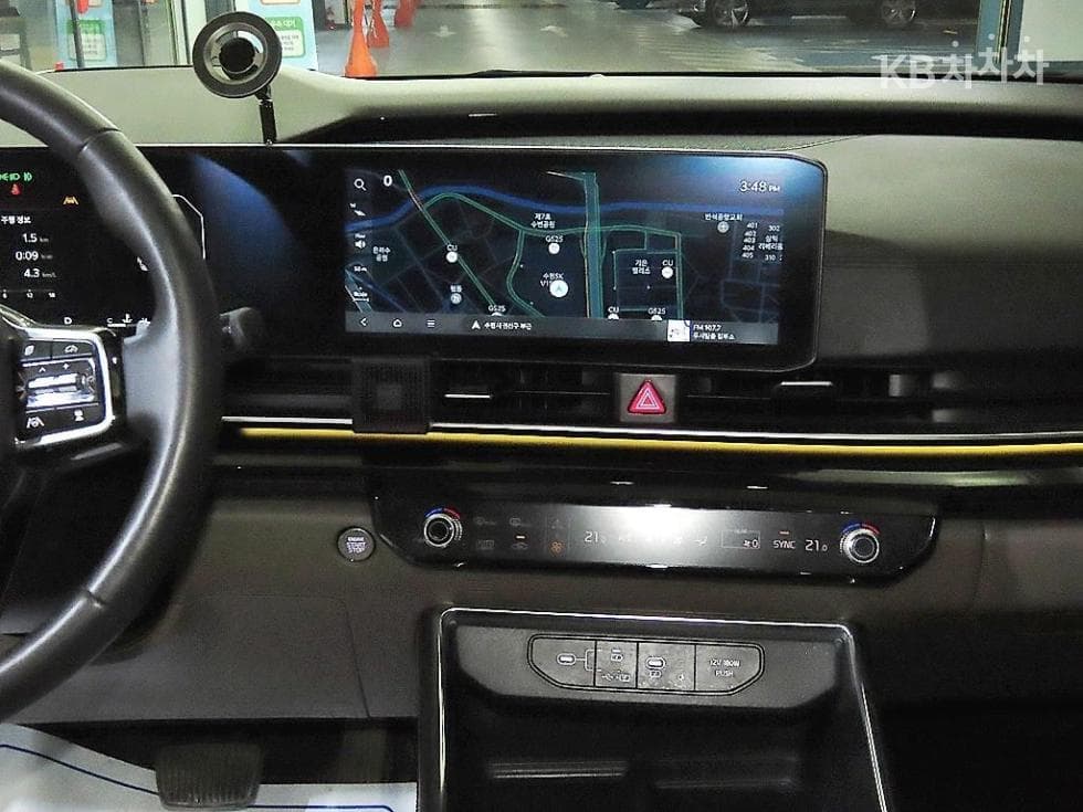Kia The New (facelift) Carnival 4th generationD2.2 9-seater Signature - 11