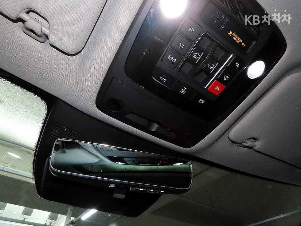 Kia The New (facelift) Carnival 4th generationD2.2 9-seater Signature - 13