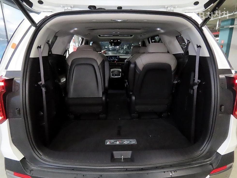 Kia The New (facelift) Carnival 4th generationD2.2 9-seater Signature - 15